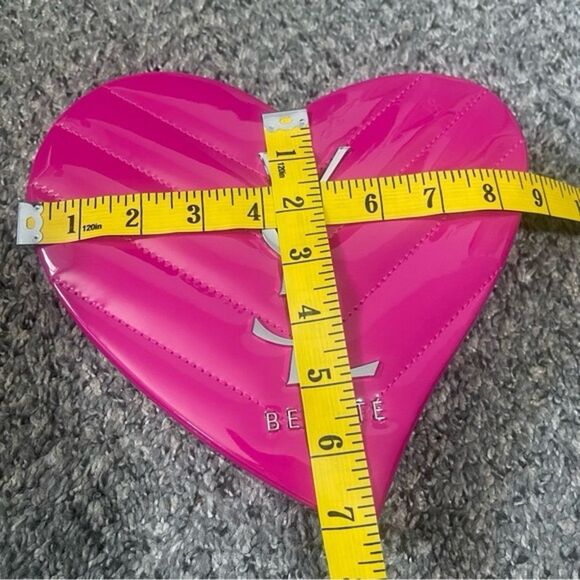 YSL Beauté Pink Heart-Shaped Case Entry Box - Picture 6 of 6
